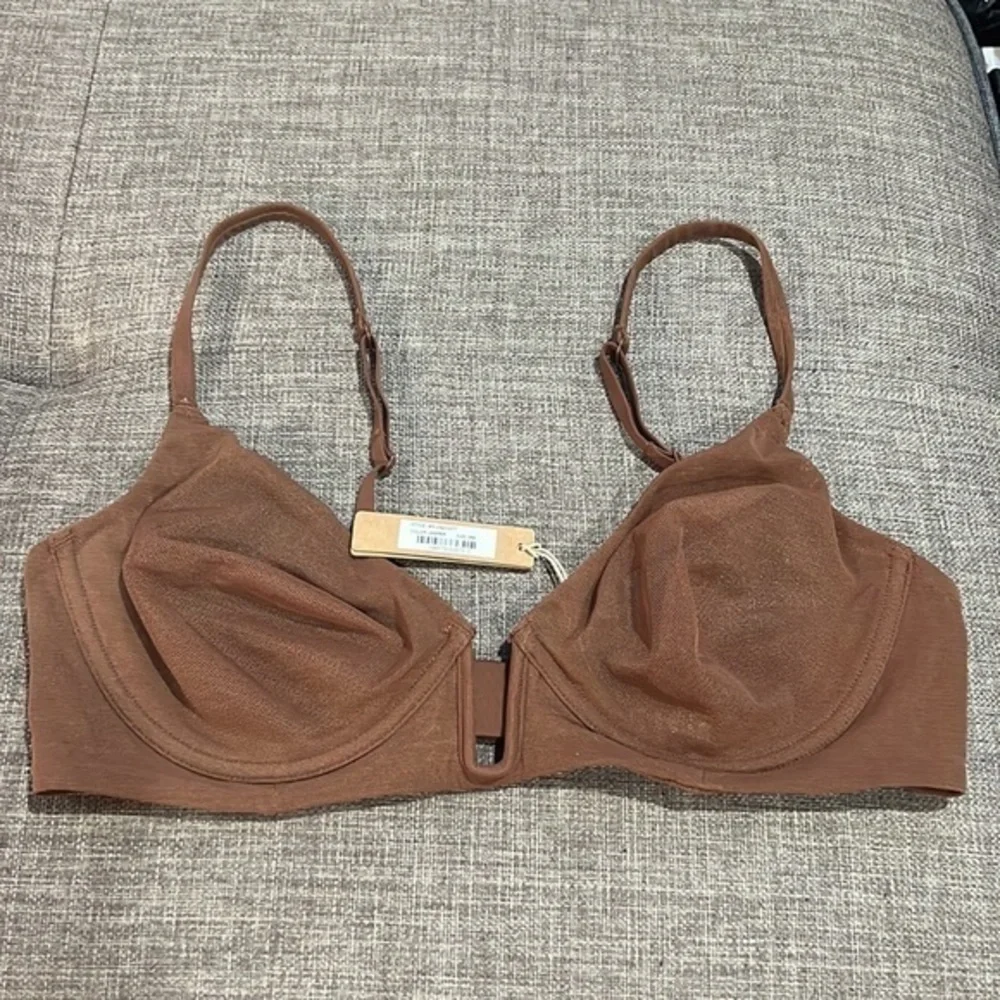 Skims Sheer Underwire Bra - Picture 4 of 8